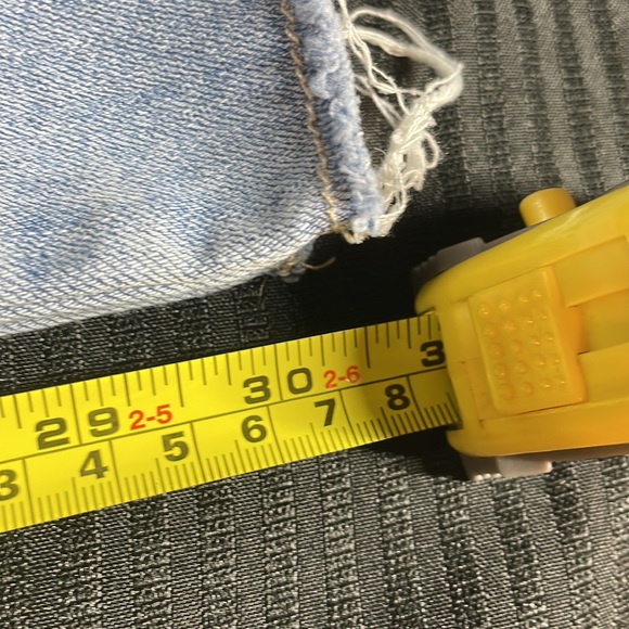 Ladies size 5 light colored jeans - Picture 10 of 11